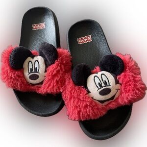 Disney Mickey Mouse slides for kids sz 9/10